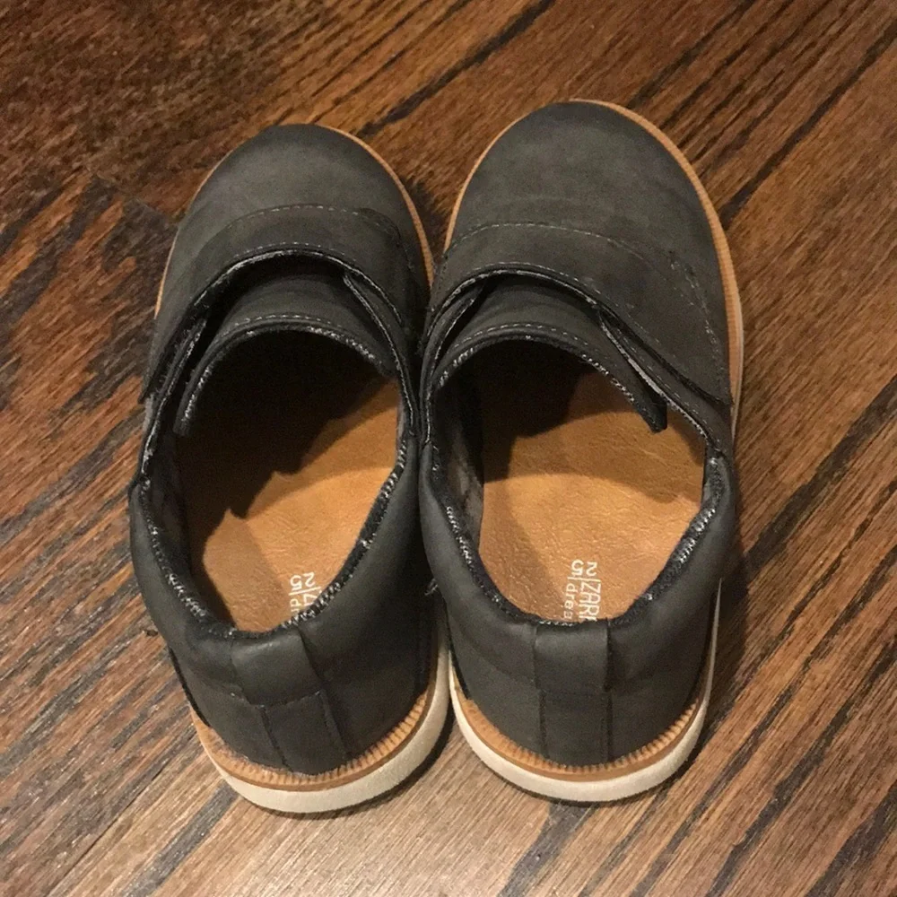 Zara size 25 toddler boy shoes